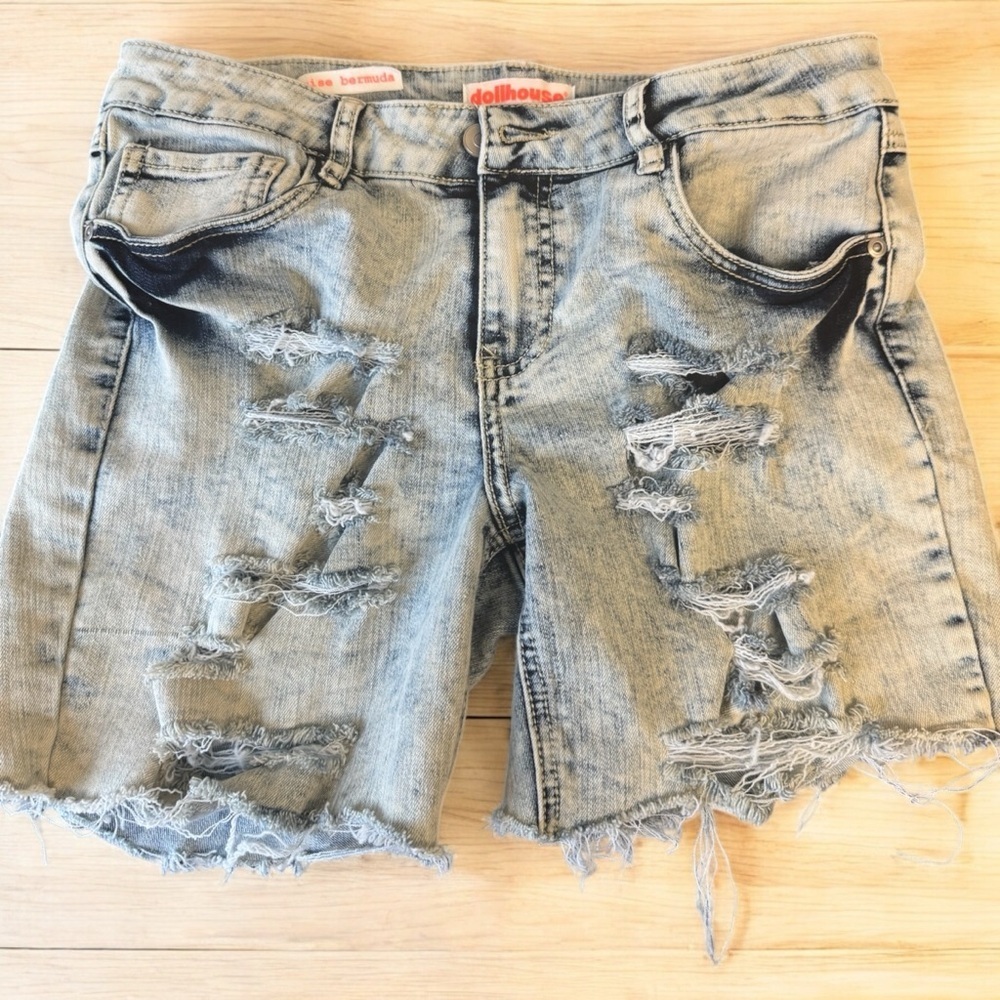 Dollhouse Distressed Jean Shorts - Light Blue